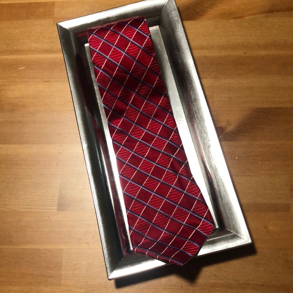 Red silk tie (red, white and blue)